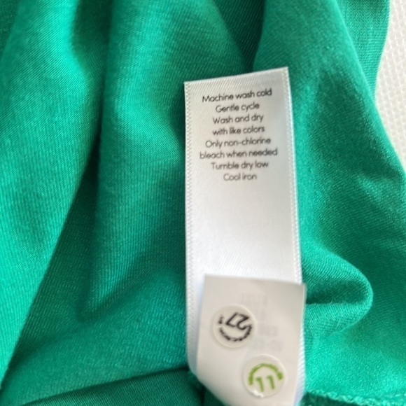 NWT Athleta Santorini Solid V Neck Dress Size MT Soft Modal Fabric - Picture 10 of 10